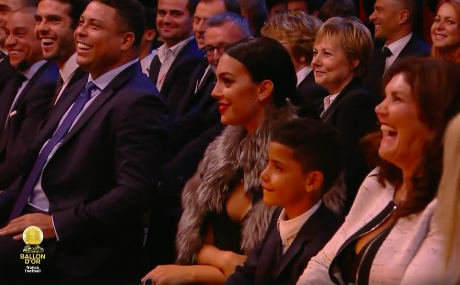 Cả khán phòng bật cười vì điều ước Giáng sinh của Ronaldo